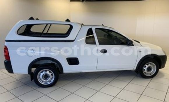Sayi Na hannu Opel Corsa White Mota in Maseru a Maseru Sayi Na hannu Opel Corsa White Mota in Maseru a Maseru