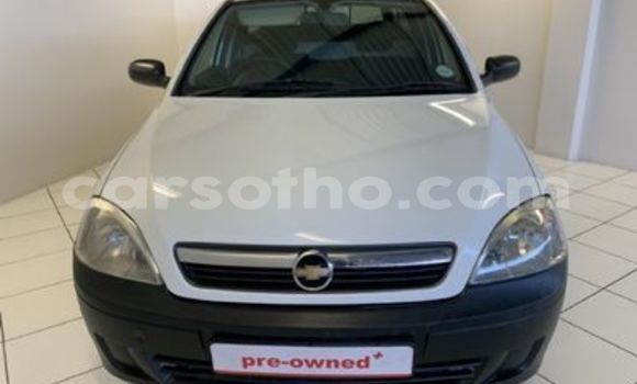 Sayi Na hannu Opel Corsa White Mota in Maseru a Maseru Sayi Na hannu Opel Corsa White Mota in Maseru a Maseru