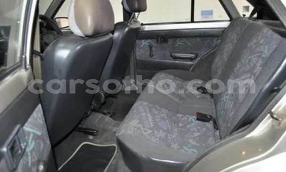 اشتري مستعمل Mazda 323 Silver سيارة في Maseru في Maseru اشتري مستعمل Mazda 323 Silver سيارة في Maseru في Maseru