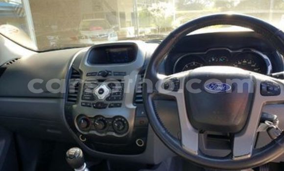 Sayi Na hannu Ford Ranger White Mota in Maseru a Maseru Sayi Na hannu Ford Ranger White Mota in Maseru a Maseru