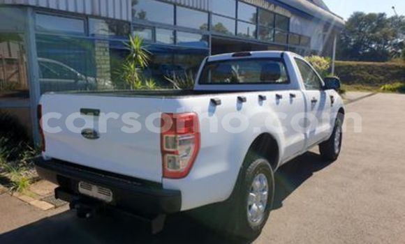 Sayi Na hannu Ford Ranger White Mota in Maseru a Maseru Sayi Na hannu Ford Ranger White Mota in Maseru a Maseru