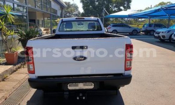 Sayi Na hannu Ford Ranger White Mota in Maseru a Maseru Sayi Na hannu Ford Ranger White Mota in Maseru a Maseru