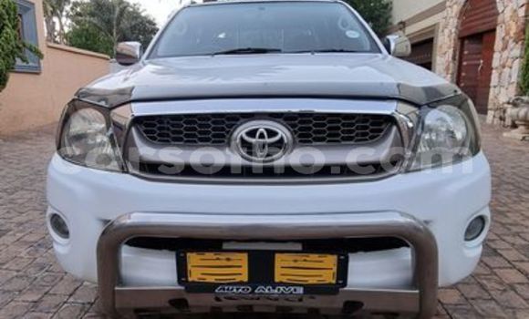 Buy Used Toyota Hilux White Car in Maseru in Maseru Buy Used Toyota Hilux White Car in Maseru in Maseru