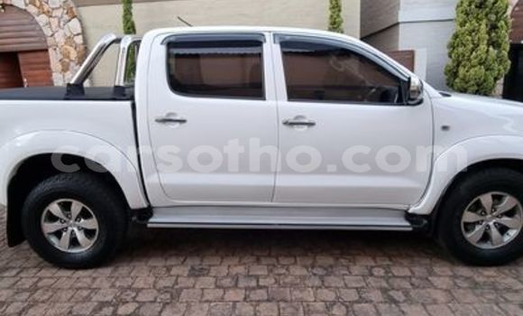 Buy Used Toyota Hilux White Car in Maseru in Maseru Buy Used Toyota Hilux White Car in Maseru in Maseru