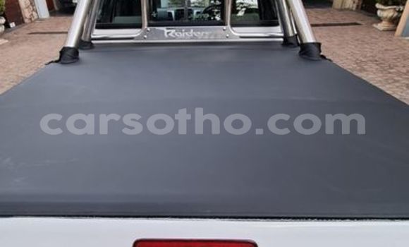 Buy Used Toyota Hilux White Car in Maseru in Maseru Buy Used Toyota Hilux White Car in Maseru in Maseru