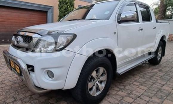Buy Used Toyota Hilux White Car in Maseru in Maseru Buy Used Toyota Hilux White Car in Maseru in Maseru