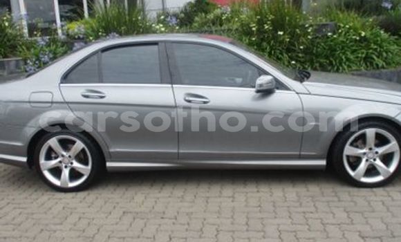 Acheter Occasion Voiture Mercedes-Benz C-klasse Gris à Maseru, Maseru Acheter Occasion Voiture Mercedes-Benz C-klasse Gris à Maseru, Maseru