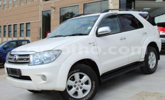 Acheter Occasion Voiture Toyota Fortuner Blanc à Maseru, Maseru Acheter Occasion Voiture Toyota Fortuner Blanc à Maseru, Maseru