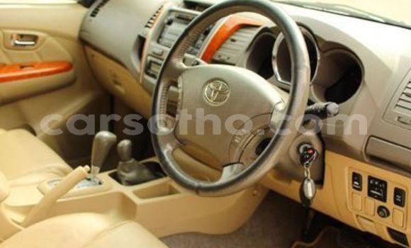 Acheter Occasion Voiture Toyota Fortuner Blanc à Maseru, Maseru Acheter Occasion Voiture Toyota Fortuner Blanc à Maseru, Maseru