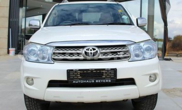Acheter Occasion Voiture Toyota Fortuner Blanc à Maseru, Maseru Acheter Occasion Voiture Toyota Fortuner Blanc à Maseru, Maseru