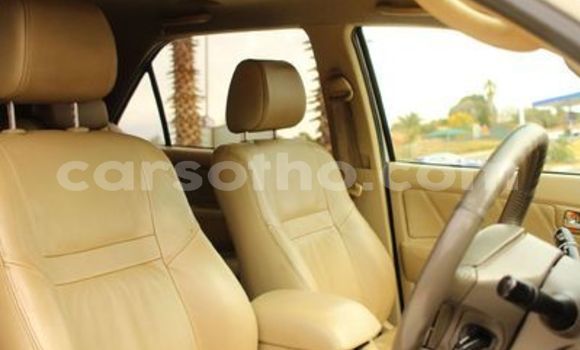 Acheter Occasion Voiture Toyota Fortuner Blanc à Maseru, Maseru Acheter Occasion Voiture Toyota Fortuner Blanc à Maseru, Maseru