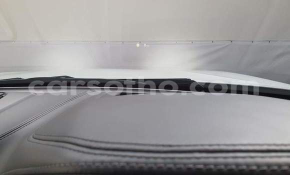 Sayi Na hannu BMW X6 M White Mota in Maseru a Maseru Sayi Na hannu BMW X6 M White Mota in Maseru a Maseru