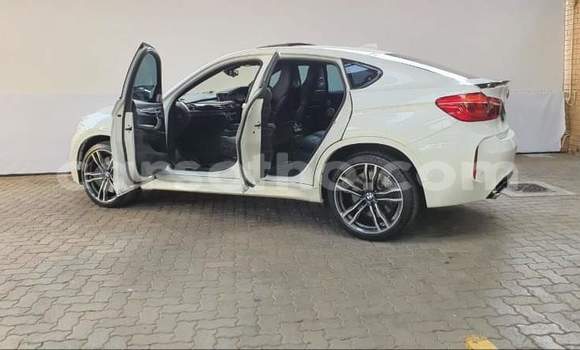 Sayi Na hannu BMW X6 M White Mota in Maseru a Maseru Sayi Na hannu BMW X6 M White Mota in Maseru a Maseru