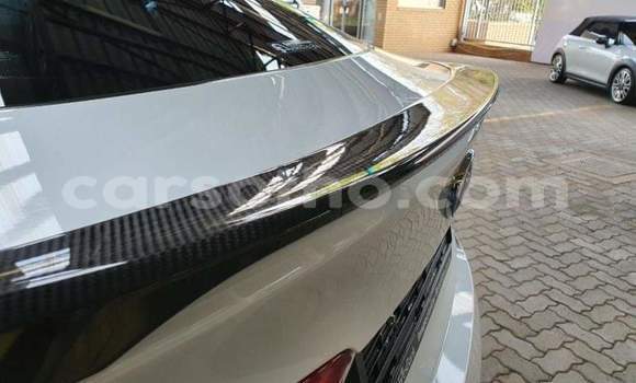 Sayi Na hannu BMW X6 M White Mota in Maseru a Maseru Sayi Na hannu BMW X6 M White Mota in Maseru a Maseru