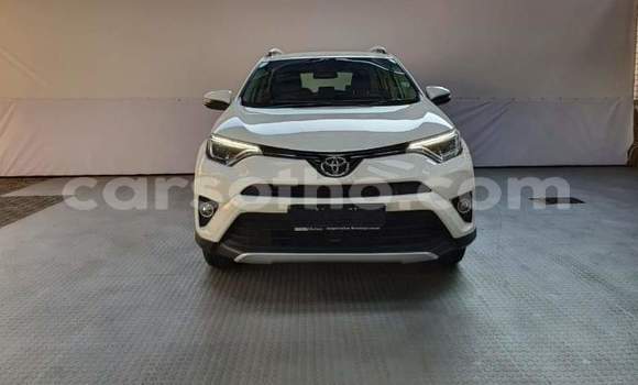 Sayi Na hannu Toyota RAV4 White Mota in Butha Buthe a Butha-Buthe Sayi Na hannu Toyota RAV4 White Mota in Butha Buthe a Butha-Buthe