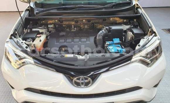 Sayi Na hannu Toyota RAV4 White Mota in Butha Buthe a Butha-Buthe Sayi Na hannu Toyota RAV4 White Mota in Butha Buthe a Butha-Buthe