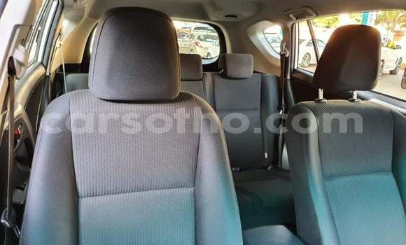 Sayi Na hannu Toyota RAV4 White Mota in Butha Buthe a Butha-Buthe Sayi Na hannu Toyota RAV4 White Mota in Butha Buthe a Butha-Buthe