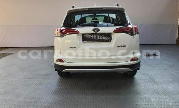 Sayi Na hannu Toyota RAV4 White Mota in Butha Buthe a Butha-Buthe Sayi Na hannu Toyota RAV4 White Mota in Butha Buthe a Butha-Buthe