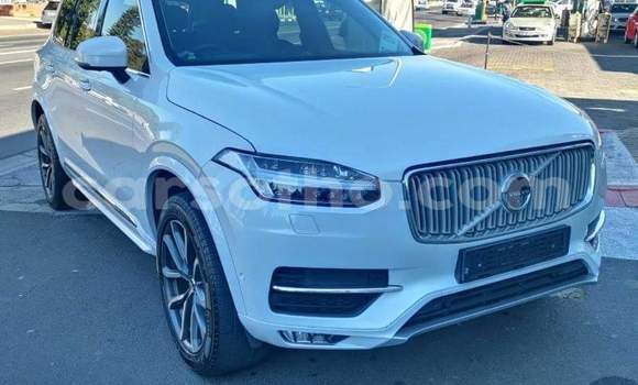 Sayi Na hannu Volvo XC90 White Mota in Thaba–Tseka a Mafeteng Sayi Na hannu Volvo XC90 White Mota in Thaba–Tseka a Mafeteng