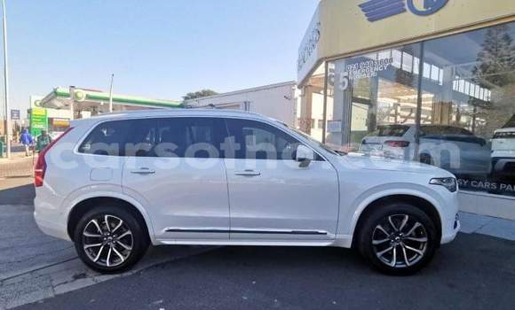 Sayi Na hannu Volvo XC90 White Mota in Thaba–Tseka a Mafeteng Sayi Na hannu Volvo XC90 White Mota in Thaba–Tseka a Mafeteng