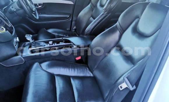 Sayi Na hannu Volvo XC90 White Mota in Thaba–Tseka a Mafeteng Sayi Na hannu Volvo XC90 White Mota in Thaba–Tseka a Mafeteng