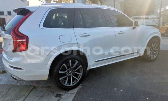Sayi Na hannu Volvo XC90 White Mota in Thaba–Tseka a Mafeteng Sayi Na hannu Volvo XC90 White Mota in Thaba–Tseka a Mafeteng