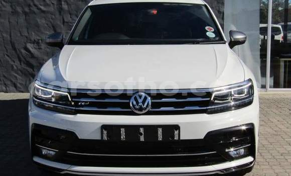 Sayi Na hannu Volkswagen Tiguan White Mota in Maseru a Maseru Sayi Na hannu Volkswagen Tiguan White Mota in Maseru a Maseru