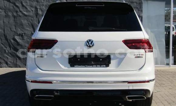 Sayi Na hannu Volkswagen Tiguan White Mota in Maseru a Maseru Sayi Na hannu Volkswagen Tiguan White Mota in Maseru a Maseru