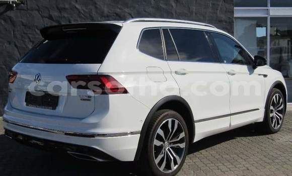 Sayi Na hannu Volkswagen Tiguan White Mota in Maseru a Maseru Sayi Na hannu Volkswagen Tiguan White Mota in Maseru a Maseru