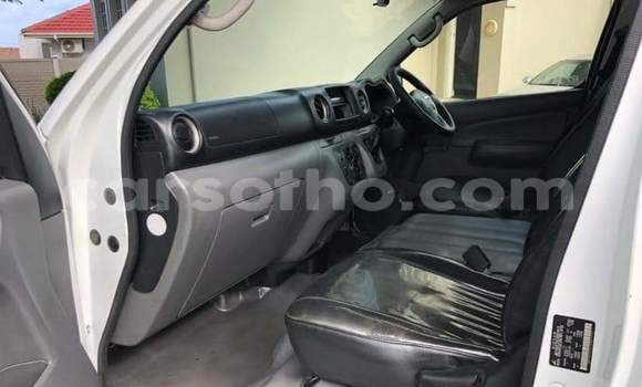 اشتري مستعمل Nissan NV350 Caravan White سيارة في Roma في Maseru اشتري مستعمل Nissan NV350 Caravan White سيارة في Roma في Maseru