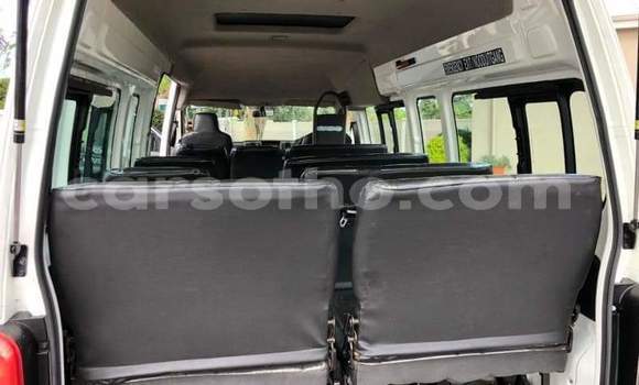 اشتري مستعمل Nissan NV350 Caravan White سيارة في Roma في Maseru اشتري مستعمل Nissan NV350 Caravan White سيارة في Roma في Maseru