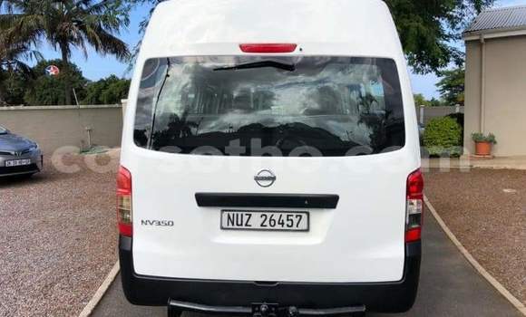 اشتري مستعمل Nissan NV350 Caravan White سيارة في Roma في Maseru اشتري مستعمل Nissan NV350 Caravan White سيارة في Roma في Maseru