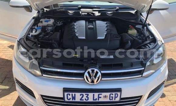 Acheter Occasion Voiture Volkswagen Touareg Blanc à Maseru, Maseru Acheter Occasion Voiture Volkswagen Touareg Blanc à Maseru, Maseru