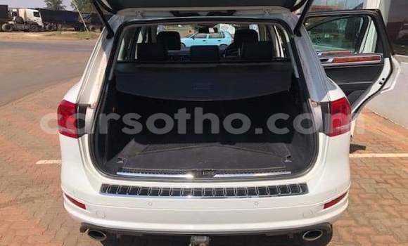 Acheter Occasion Voiture Volkswagen Touareg Blanc à Maseru, Maseru Acheter Occasion Voiture Volkswagen Touareg Blanc à Maseru, Maseru