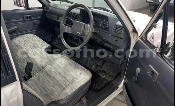 Sayi Na hannu Toyota Hilux White Mota in Maseru a Maseru Sayi Na hannu Toyota Hilux White Mota in Maseru a Maseru