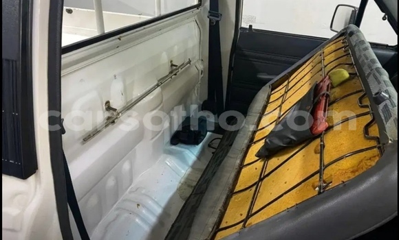 Sayi Na hannu Toyota Hilux White Mota in Maseru a Maseru Sayi Na hannu Toyota Hilux White Mota in Maseru a Maseru