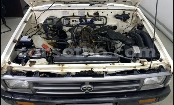 Sayi Na hannu Toyota Hilux White Mota in Maseru a Maseru Sayi Na hannu Toyota Hilux White Mota in Maseru a Maseru