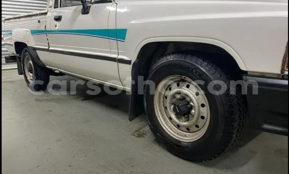 Sayi Na hannu Toyota Hilux White Mota in Maseru a Maseru Sayi Na hannu Toyota Hilux White Mota in Maseru a Maseru