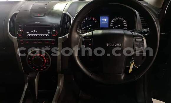 Acheter Occasion Voiture Isuzu D-max Cab4 Gris à Hlotse, Leribe Acheter Occasion Voiture Isuzu D-max Cab4 Gris à Hlotse, Leribe