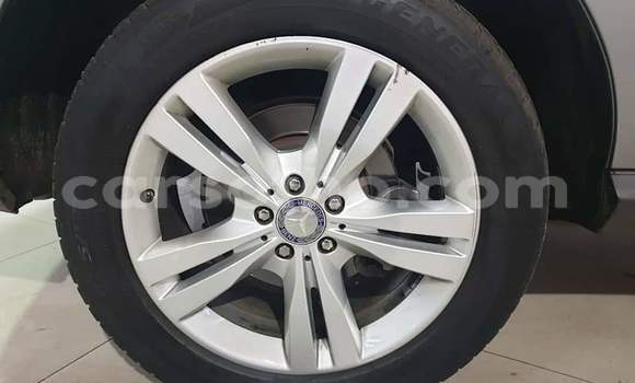 Acheter Occasion Voiture Mercedes-Benz ML–Class Gris à Hlotse, Leribe Acheter Occasion Voiture Mercedes-Benz ML–Class Gris à Hlotse, Leribe