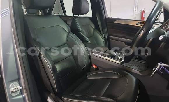 Acheter Occasion Voiture Mercedes-Benz ML–Class Gris à Hlotse, Leribe Acheter Occasion Voiture Mercedes-Benz ML–Class Gris à Hlotse, Leribe