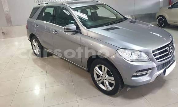 Acheter Occasion Voiture Mercedes-Benz ML–Class Gris à Hlotse, Leribe Acheter Occasion Voiture Mercedes-Benz ML–Class Gris à Hlotse, Leribe