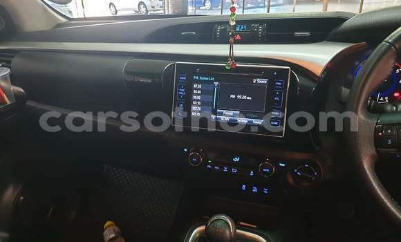 اشتري مستعمل Toyota Hilux Silver سيارة في Hlotse في Leribe اشتري مستعمل Toyota Hilux Silver سيارة في Hlotse في Leribe
