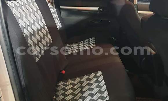 اشتري مستعمل Toyota Hilux Silver سيارة في Hlotse في Leribe اشتري مستعمل Toyota Hilux Silver سيارة في Hlotse في Leribe