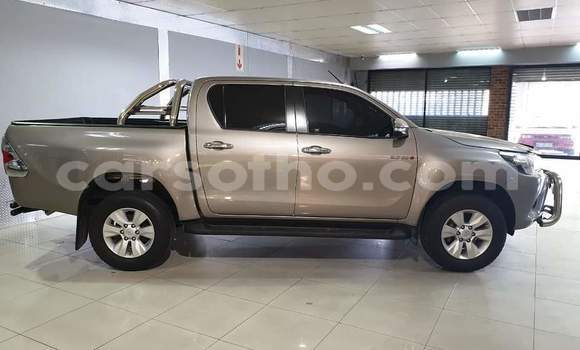 اشتري مستعمل Toyota Hilux Silver سيارة في Hlotse في Leribe اشتري مستعمل Toyota Hilux Silver سيارة في Hlotse في Leribe