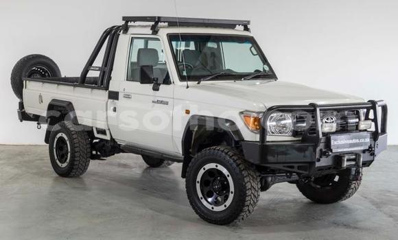 Buy Used Toyota Land Cruiser White Car in Maseru in Maseru Buy Used Toyota Land Cruiser White Car in Maseru in Maseru
