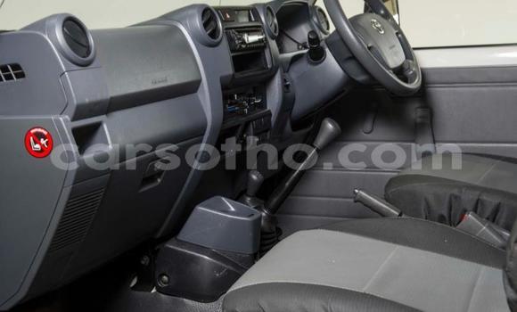 Buy Used Toyota Land Cruiser White Car in Maseru in Maseru Buy Used Toyota Land Cruiser White Car in Maseru in Maseru