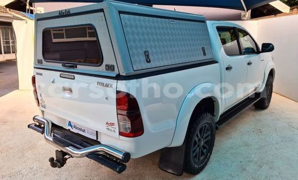 Buy Used Toyota Hilux White Car in Maputsoe in Leribe Buy Used Toyota Hilux White Car in Maputsoe in Leribe