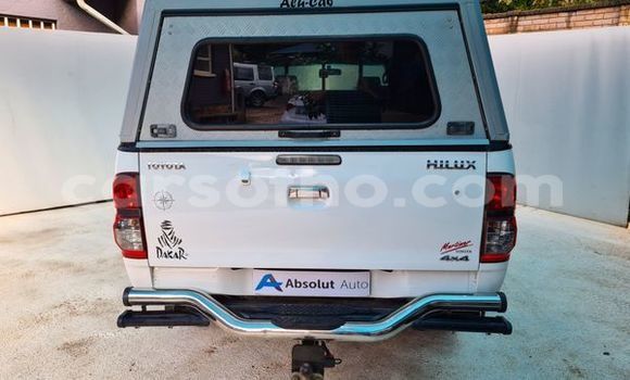 Buy Used Toyota Hilux White Car in Maputsoe in Leribe Buy Used Toyota Hilux White Car in Maputsoe in Leribe