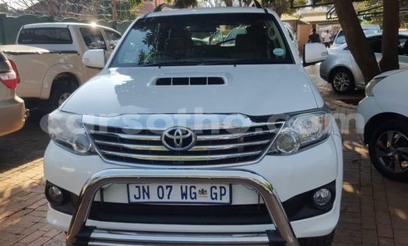 Buy Used Toyota Fortuner White Car in Maseru in Maseru Buy Used Toyota Fortuner White Car in Maseru in Maseru